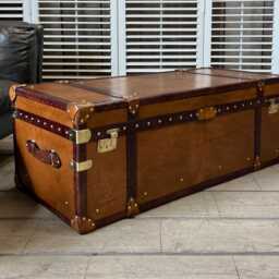 English Handmade Luxury Leather Coffee Table Trunk - Hand Dyed - thumbnail 1