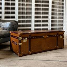 English Handmade Luxury Leather Coffee Table Trunk - Hand Dyed - thumbnail 4