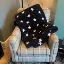 Luxuriously Cosy Fleece Lap Blanket By Pnh?? 150 X 100cm, Double Layered, 9 Colours - thumbnail 2
