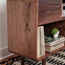 Flynn Vinyl Console - thumbnail 3