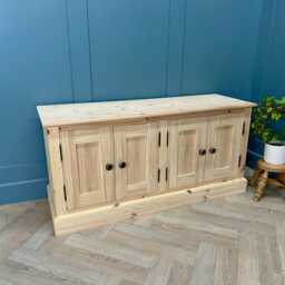 Solid Pine Farmhouse Media Unit Cabinet 1220mm Wide, 4 Shaker Doors - thumbnail 4