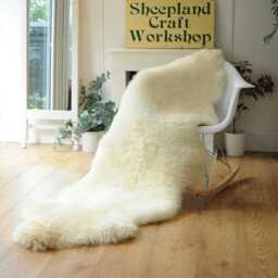 "100% British Rare Breed Double Sheepskin Rug in Undyed ""Mendip Pearl" - thumbnail 2