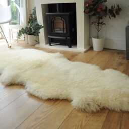 "100% British Rare Breed Double Sheepskin Rug in Undyed ""Mendip Pearl" - thumbnail 4