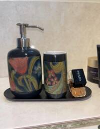 William Morris Golden Lily 3 Piece Set - Bathroom Ceramic Soap Dispenser, Toothbrush Holder & Black Metal Tray