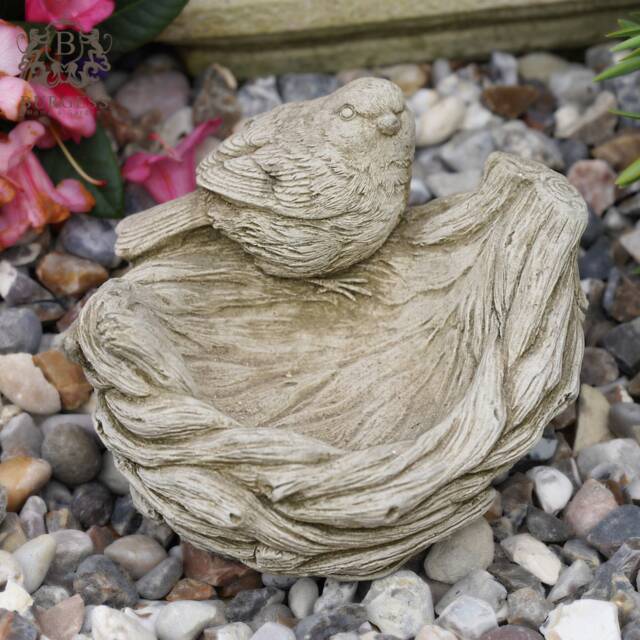 Robin On Nest Stone Bird Feeder - Bath Outdoor Garden Ornament Robins Appear When Loved Ones Near Gift - image 1