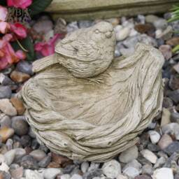 Robin On Nest Stone Bird Feeder - Bath Outdoor Garden Ornament Robins Appear When Loved Ones Near Gift - thumbnail 1