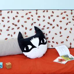 Black & White Velvet Cat Head Cushion - Handmade Cat Decoration - thumbnail 4