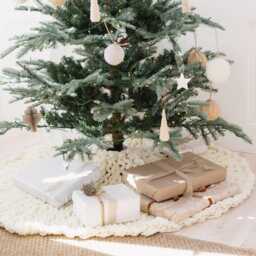 Chunky Knit Christmas Tree Skirt - White Cable Knit, Holiday Decor - thumbnail 2