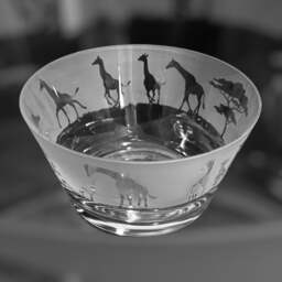 Giraffe Crystal Bowl - Clear Crystal Glass 13.5cm Bowl With Giraffe Frieze Design - thumbnail 1