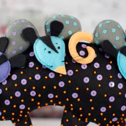 Handmade Felt Opossum Sculpture Mother With Cubs Art Doll - thumbnail 3