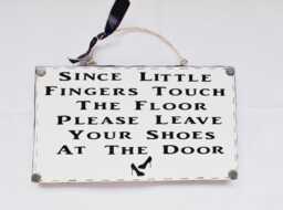 Remove Shoes Sign Childrensplaque Nursery Home Decor Thoughtful Family Friends Gift - thumbnail 1