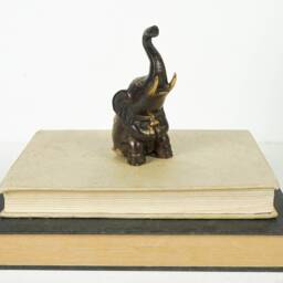 Bronze Sitting Elephant Figurine, 4 - thumbnail 4