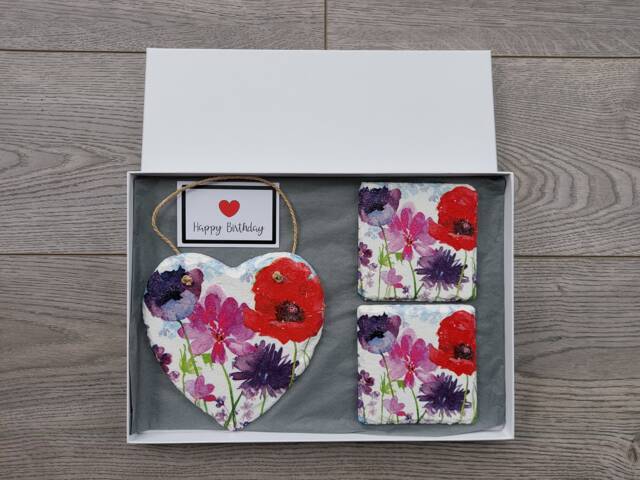Decoupaged Poppy Slate Heart Wall Hanging With Coasters Gift Set - image 1