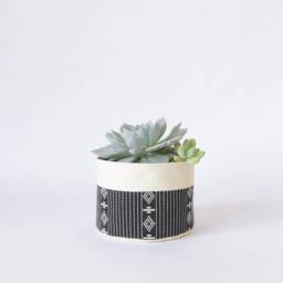 Medium Natural Canvas Sitting Planter - Black - thumbnail 1