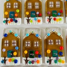 Fused Glass Gingerbread House Decoration - Christmas Decoration, Cornish - thumbnail 2