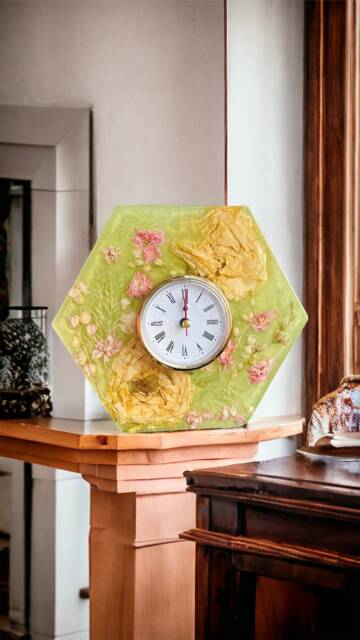 Uhr Aus Epoxidharz Handgefertigt Mit Nat??rlichen Blumen/Uhren Epoxidart Schmuck Unikat Echte - image 1