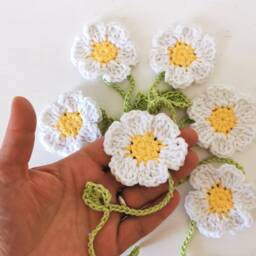 Hand Crochet Daisy Garland, Summer Home Decor, Nursery Decoration - thumbnail 3