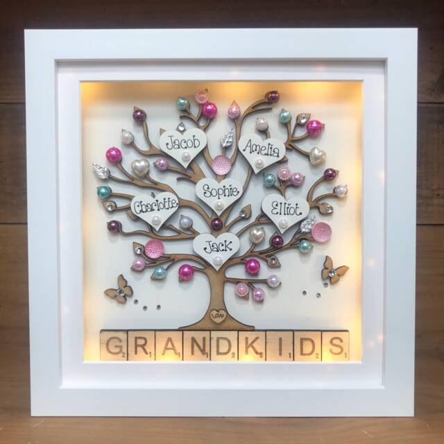 Personalised Family Tree Frame -Picture - Perfect Gift For & Friends With Led Lights - image 1