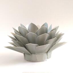 Paper Lotus Lantern -Metallic Pale Green - thumbnail 3