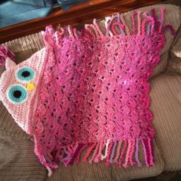 Pink Crochet Hooded Owl Blanket - Handmade Cosy Throw - thumbnail 2