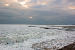 Sea Mist Scented Votive Candle - thumbnail 1