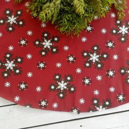 Burgundy Red Snowflake Tree Skirt, Christmas Skirt - thumbnail 2