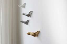 Jewelry Hanger, 4 Birds Gold, Silver Concrete & White - thumbnail 1