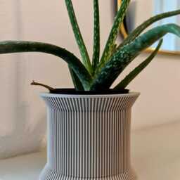 Parrish Planter With Hidden Drip Tray - Modern 3D Printed Plant Pot Minimal Ribbed Indoor - thumbnail 2