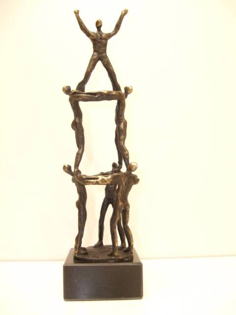 Bronze Sculpture Height 28cm. Personalising & Sends Gratuis