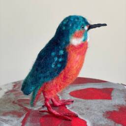 Kingfisher Sculpture - Wildlife Decor, British Art, Handmade Wool Kingfisher Figurine - thumbnail 3