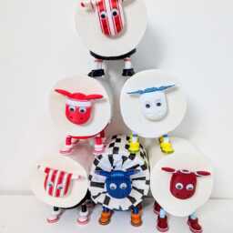 Middlesbourgh Sheep Toilet Roll Holder - Funny Football Gift For Him Or Her, Quirky Bathroom Decor Novelty Boro Soccer Fan Present - thumbnail 2