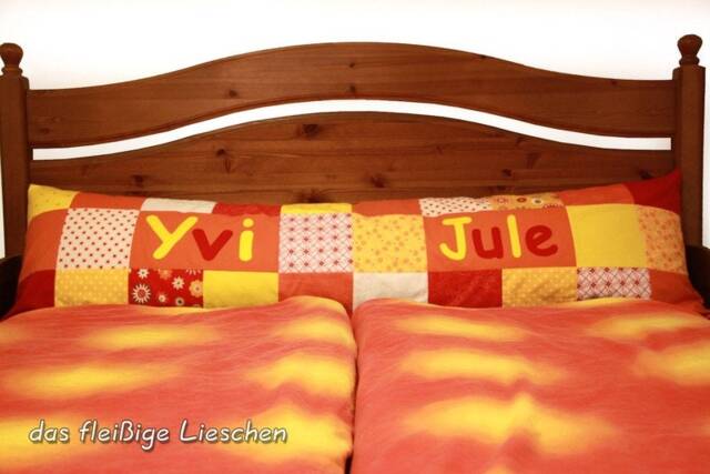 Reference Seitenschl??ferkissen With Name Pillow - image 1