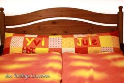 Reference Seitenschl??ferkissen With Name Pillow - thumbnail 1