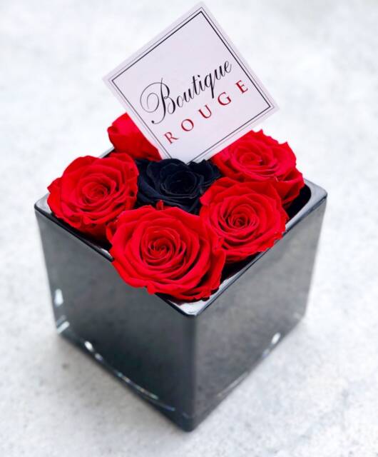 Black Premium Glass Vase With Preserved Roses, Eternal Roses in A Box - image 1
