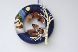 Christmas & Winter Wall Art Decor Wreath Squirrel Family, Holiday Hanging Decor, Decoration - thumbnail 1