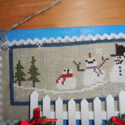 Frosty & His Family Wall Hanging - thumbnail 3