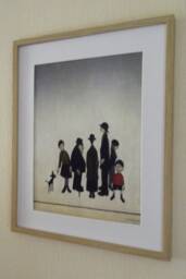 L.s. Lowry Art Print - The Family Oak Finish Frame With Mount & Textured Image - thumbnail 1