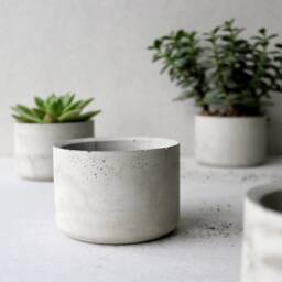 Round Concrete Succulent Planter - Minimalist Handmade Pot - thumbnail 3