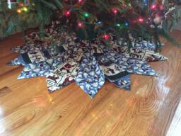 Christmas Tree Skirt, 56 Inch Diameter, Teresa Kogut Fabric, , Large, Bear, Wildlife, Blue - thumbnail 1
