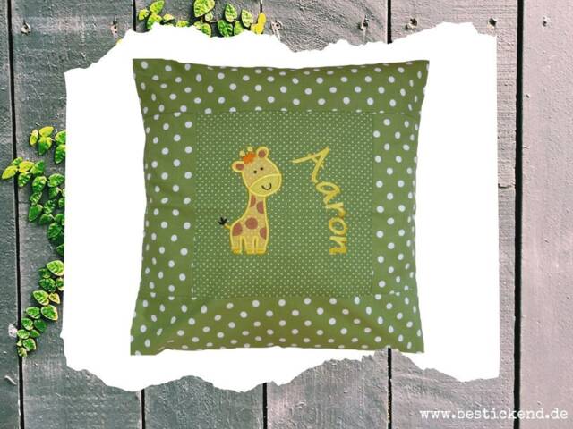 Embroidered Pillow Giraffe + Name //Green// 40x40 Pillowcase Gift Cuddly Cuddle Name - image 1