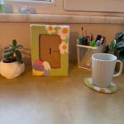 Handmade Punch Needle Easter Picture Frame - Home Decor 4x6 Wall Art Tufted Photo Cute Hanging - thumbnail 3