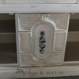 Sold - Antique White Shabby-Chic Hutch, China Cabinet, Distressed Furniture, Chalk Painted Off-White Cottage Style - thumbnail 4