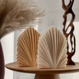 Palm Leaf Soy Candle - Sculptural Home Decor - thumbnail 1