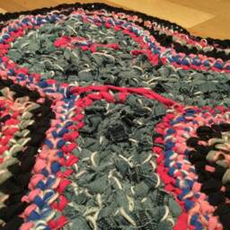 Breast Cancer Awareness Accent Rug - thumbnail 2