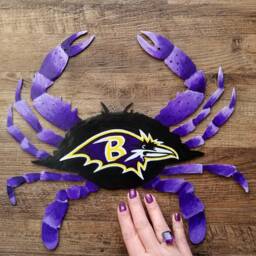 Hand Painted Baltimore Ravens Crab Wall Hanging - thumbnail 3