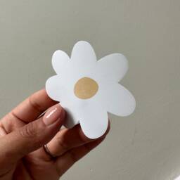 Wall Stickers - White Daisy Wall Sticker Set Removeable Flower Decals For Nursery & Girls Room Floral D??cor By Dizzy Duck - thumbnail 3