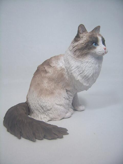 Now, Kiss(Ragdolll Cat Figurine Custom Coloring Available - image 1