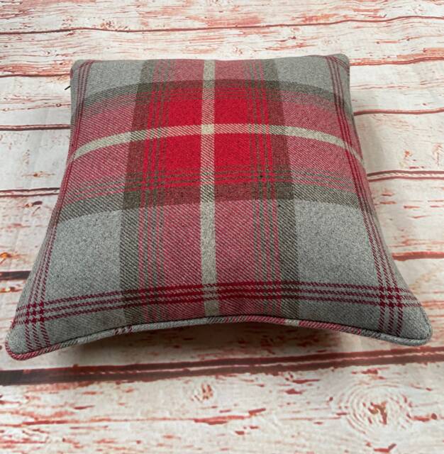 Scatter Cushion - 17 - image 1