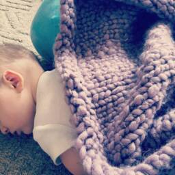 Bulky Yarn Throw/Blanket-Knitted - thumbnail 4