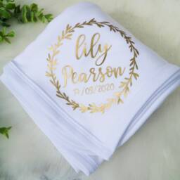 Personalised Name & Birth Date Wreath White Cotton Blanket - New Baby Gift - thumbnail 3